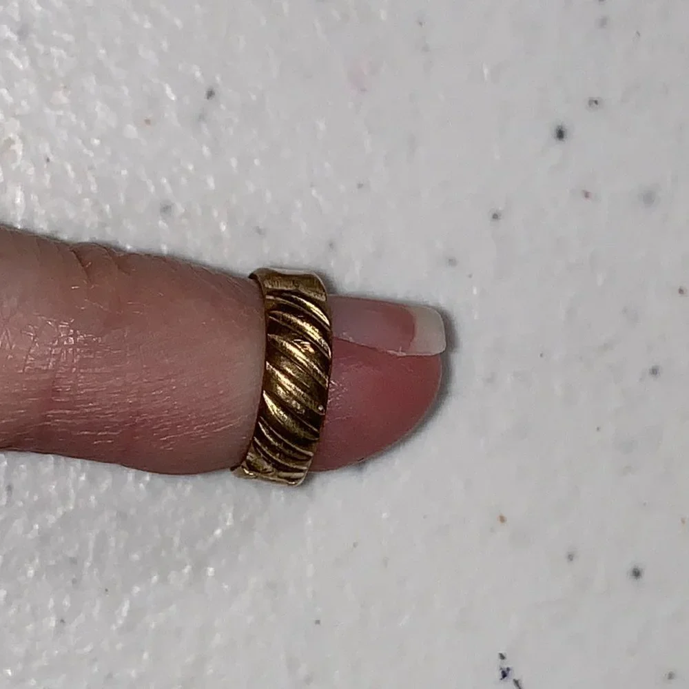 1/2 3.73mm Gold Filled Half Twist Band Ring